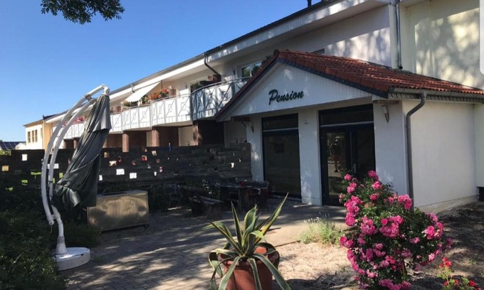 Trinwillershagen House | Pension " Zu den Linden" Trin