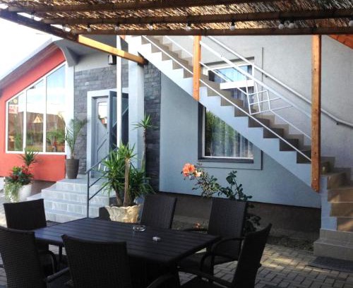 Garlenii de Sus House | Pensiunea Evelyn