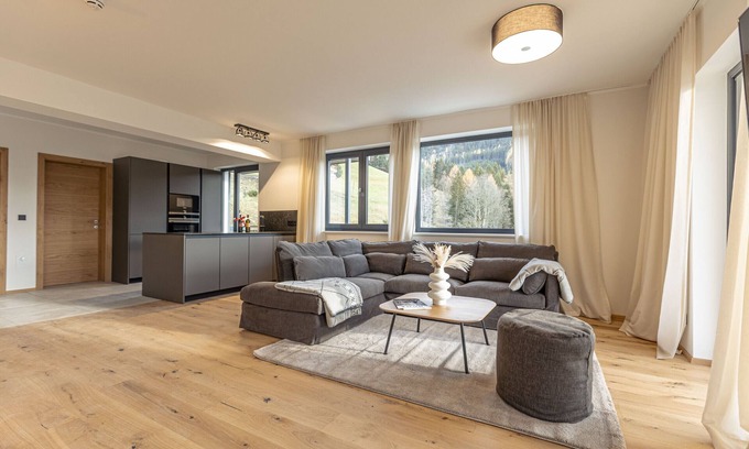 Sankt Martin am Tennengebirge Apartment | Penthouse for up to 6 people & infinity pool