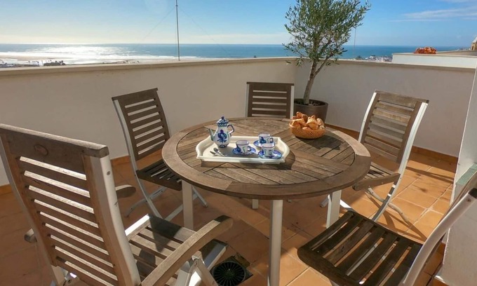 Conil de la Frontera City Center Cottage | Penthouse-apartment with large terrace and stunning sea view