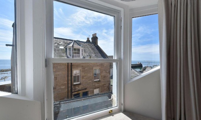 Pittenweem House | Penthouse on the Harbour