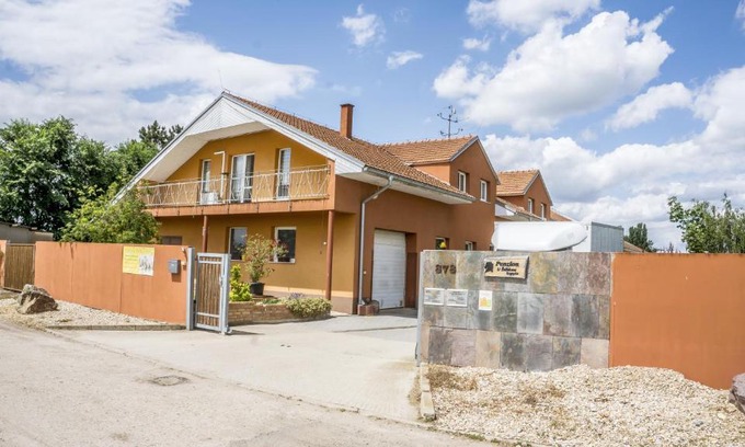 Rakvice House | Penzion U Ďáblova kopyta