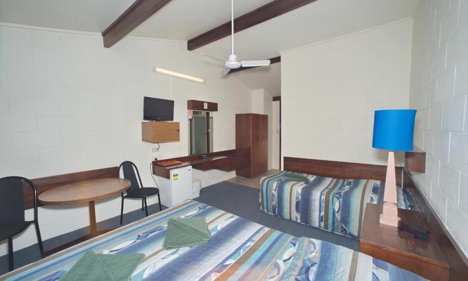 Narromine Hotel | Peppercorn motor inn