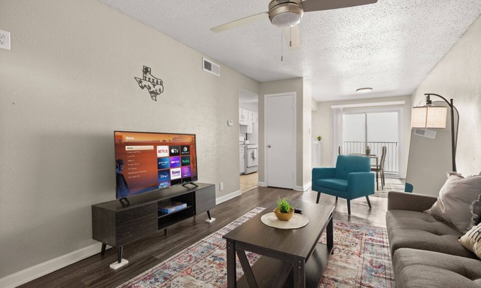 South Manchaca Apartment | Perfect Austin Escape – 2BR Sleeps 6, Free Parking