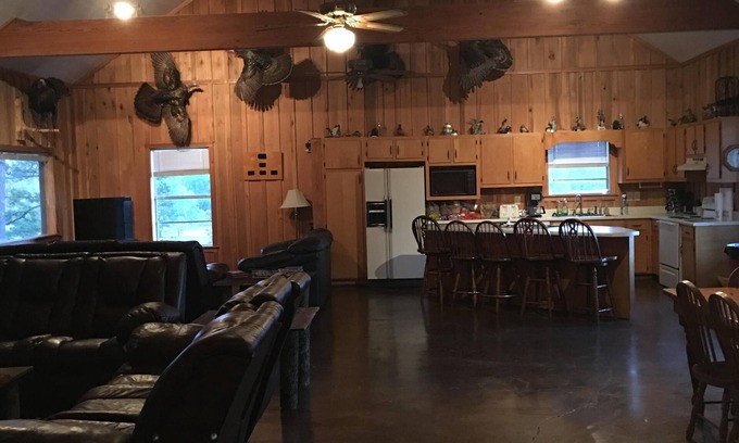 Oxford Cabin | Perfect Ballgame Getaway