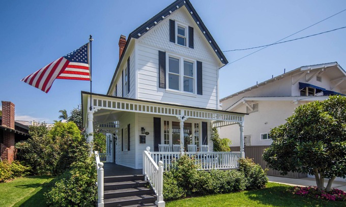 Coronado Cottage | Perfect Beach Cottage 1 BK to beach and town