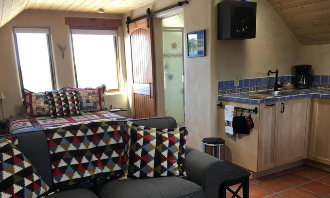 El Prado Apartment | Perfect cozy retreat, midway between Taos and ski valley