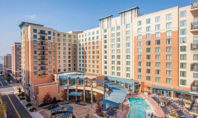 National Harbor Apartment | Perfect Family Getaway - NCAA Basketball, Cherry Blossoms & More! 3BD/2BA Deluxe