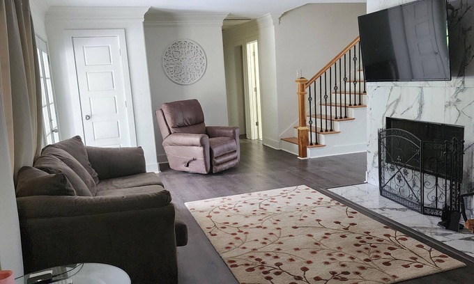 Zachary House | Perfect for a weekend, family gatherings, Parties, or extended stay!