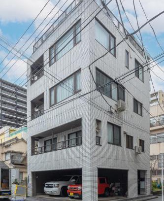 Sumida Villa | Perfect for Families and Groups Spacious 197m2 Home with 8 Bedrooms 3 Bathrooms Sleeps 15 in Ryogoku with Parking and 3 Stations