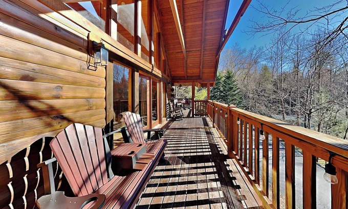 Black Bear Falls Cabin | Perfect Gatlinburg cabin w. 2 king beds, spacious game room + hot tub!