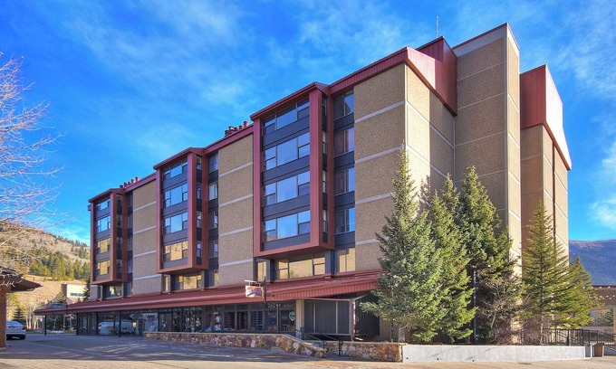 Copper Mountain Village Hotel | Perfect Hotel Room For A Mountain Getaway! VS436H