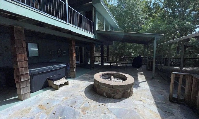 Tumbling Shoals House | Perfect lake front getaway
