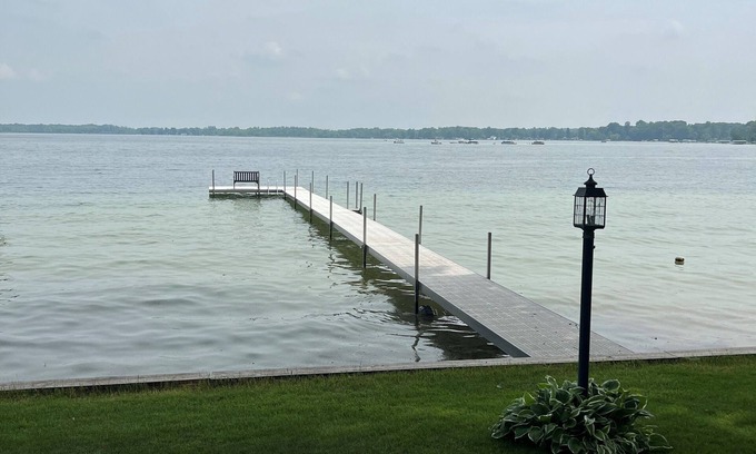 Fremont Cottage | Perfect lakefront family cottage with private dock and room to play!