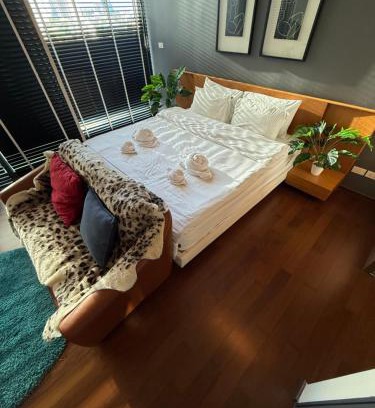 Nong Chaeng Apartment | Perfect Location Direct Skywalk to BTS Thong