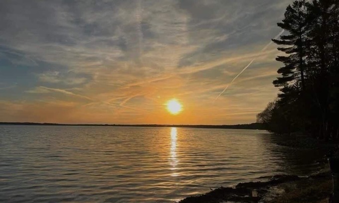 Lewiston House | Perfect location on East Twin Lake, walking distance to town! Unit #2