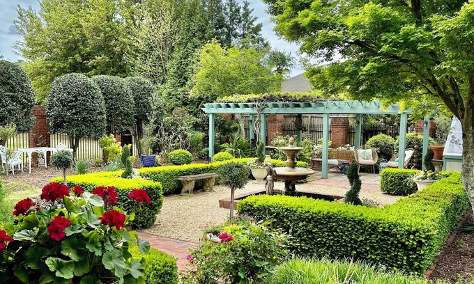 Martinez House | PERFECT MASTERS RENTAL!