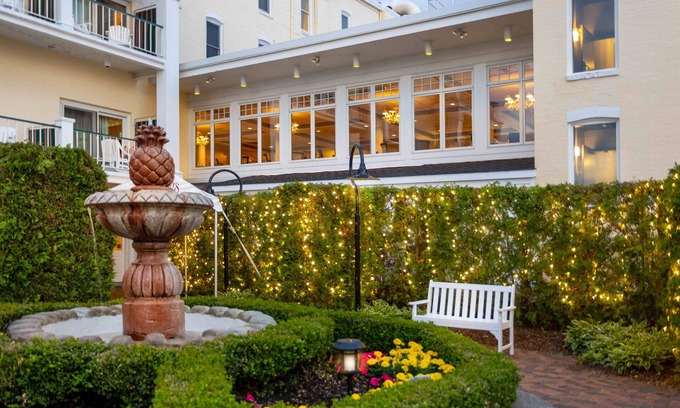 Petoskey Hotel | Perry Hotel
