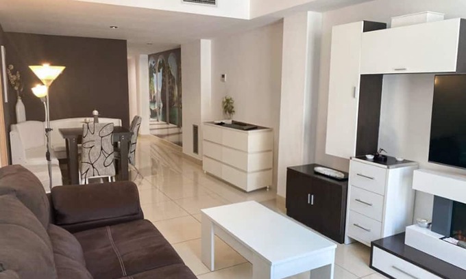 Pedrinya Apartment | Perxel Apartment, only 230 m from the beach