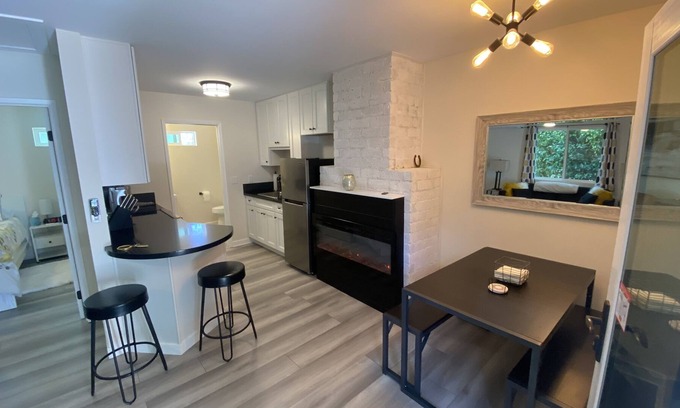 Santa Barbara Cottage | Pet-Friendly 1BR/1BA ADU, sleeps 2-4ppl, full kitchen, BBQ