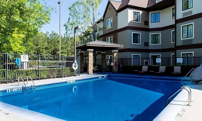 Alpharetta Hotel | Pet-friendly and Spacious 2BR Suite with Kitchen! Free Breakfast, Pets Allowed!