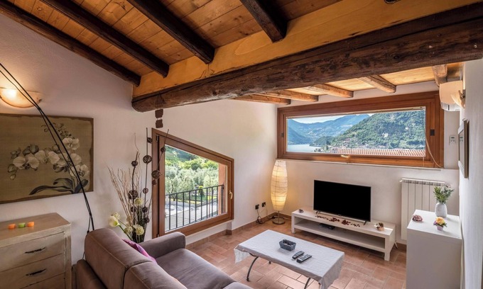 Sulzano Apartment | Pet-Friendly Apartment "Mansarda con vista lago" with Lake View, Pool, Wi-Fi & Terrace