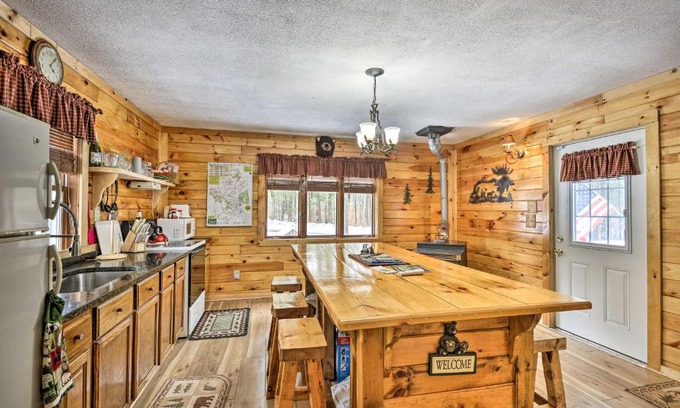 Brantingham House | Pet-Friendly Brantingham Cabin by ATV Trails