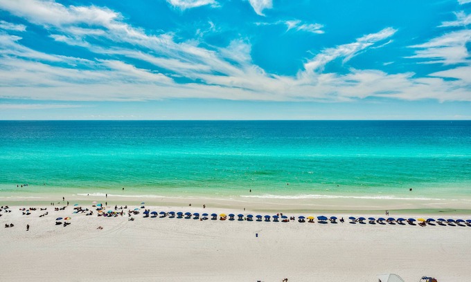 Miramar Beach Cottage | Pet Friendly Elevated Cottage-1 Block 2 Beach-Pool