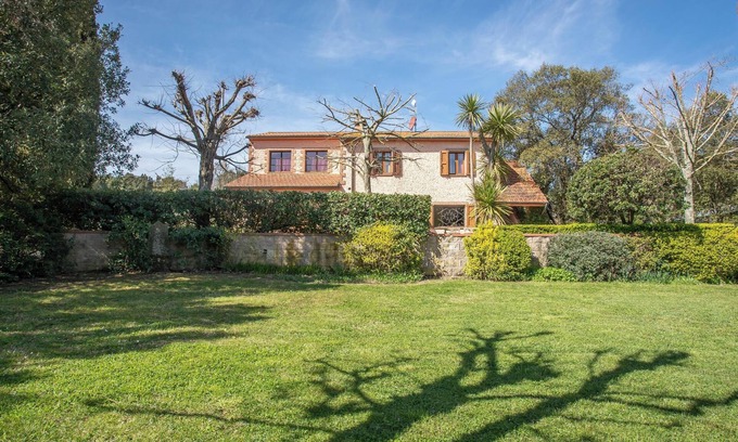 Roccastrada Villa | Pet-Friendly Finca Olivos with Mountain View, Pool, Garden & Wi-Fi