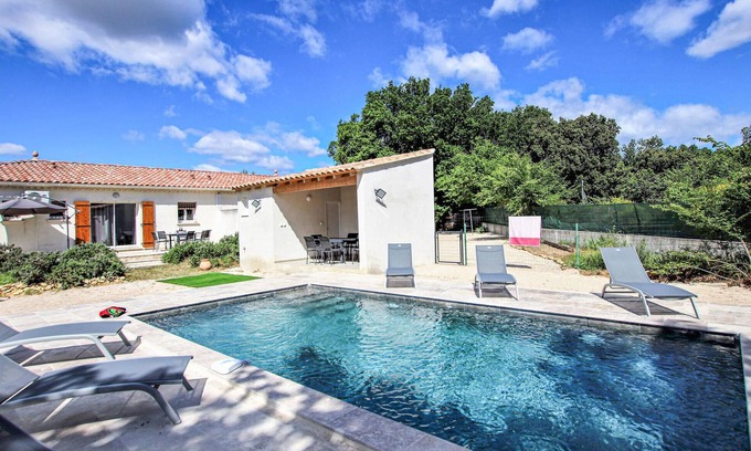 Rochefort-du-Gard House | Pet friendly home in Rochefort du Gard