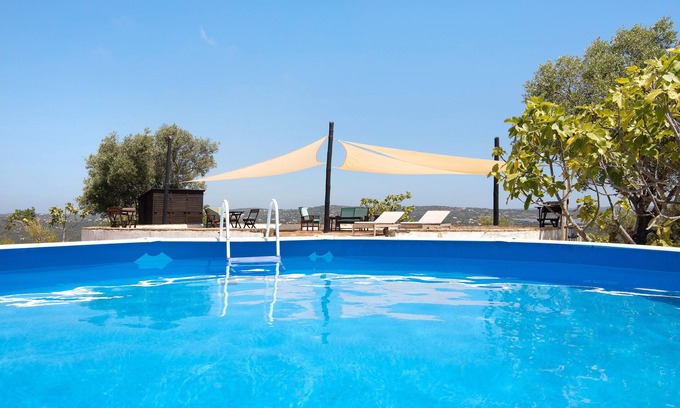 Charneca House | Pet-Friendly Holiday Home 'Algarve Rural 2Br Villa' with Shared Terrace