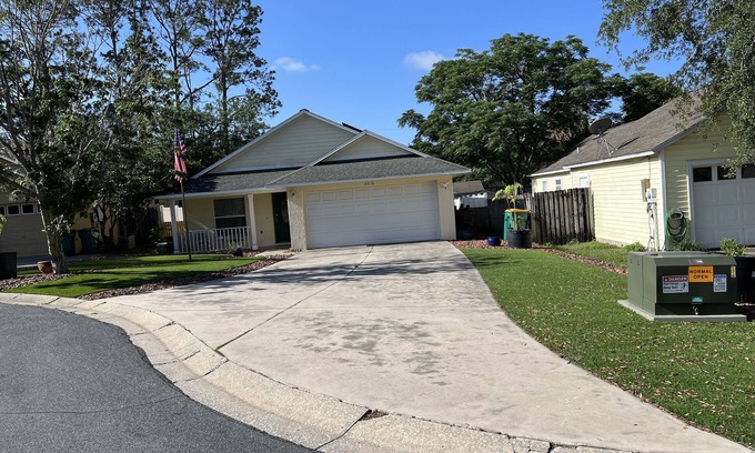 Mount Dora House | Pet-friendly home on quiet cul de sac
