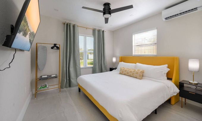 Saint Cloud Apartment | Pet friendly + in Dwtn + 20mi to Disney & Parks!