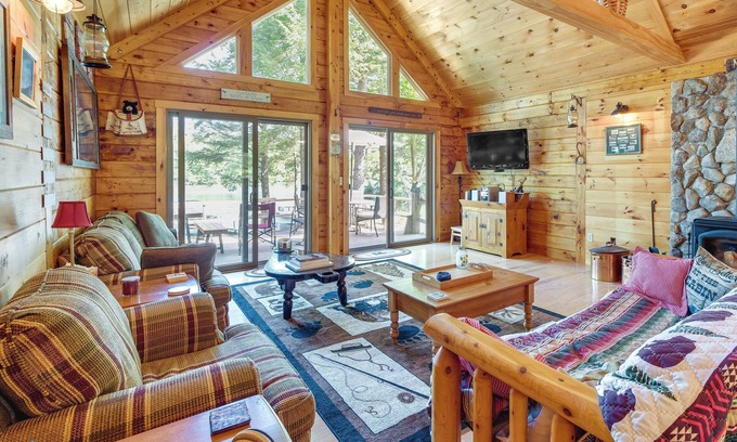Meredith Cabin | Pet-Friendly Island Retreat - Boat Access Only!