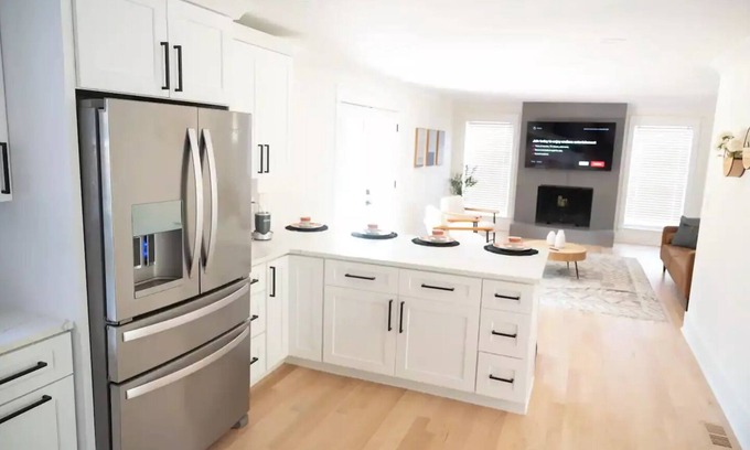 Matthews House | PET FRIENDLY - Southern Cape Cod Home