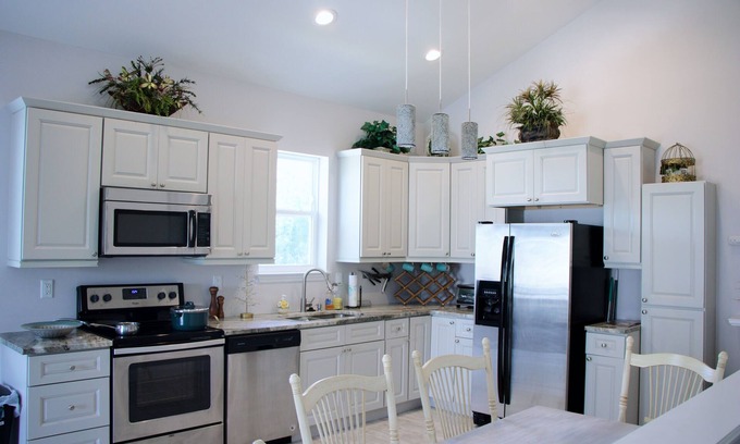 St. Augustine Cottage | Pet Friendly-Steps To Downtown-Oversized Balcony