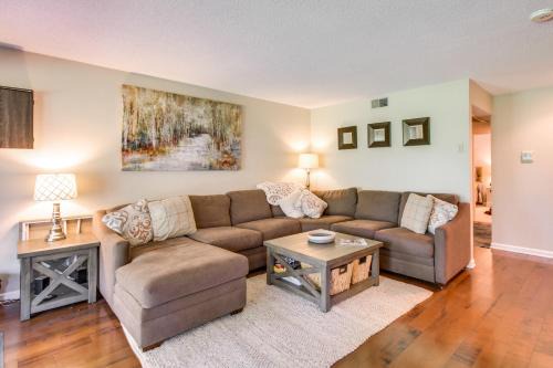 Nellysford Apartment | Pet-Friendly Wintergreen Resort Condo with Patio!