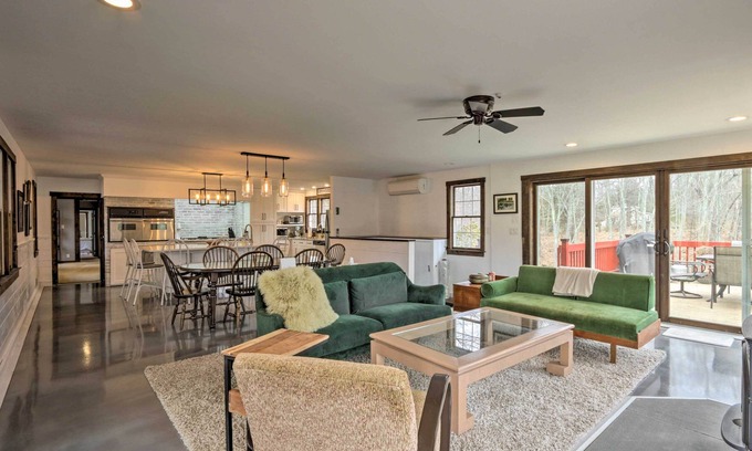 Woodbury Cottage | Pet-Friendly Woodbury Cottage w/ Fire Pit & Pool!