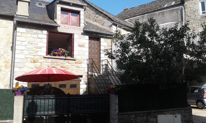 Aumont-Aubrac Apartment | Petit gîte de la Fontaine