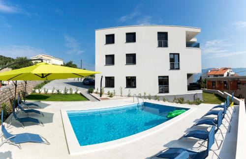 Slatine Apartment | Petra's Place - Sea view apartment