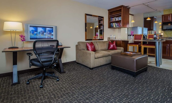 Dupont Circle Hotel | Pets Are Welcome! 2 Comfortable Units w/Private Kitchens! Near The White House!