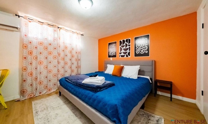 Kanab Hotel | PETS|Hot Tub|Long-Term Ready | Modern Basement Retreat