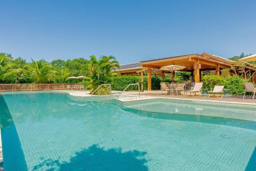 Castelo da Torre Apartment | PF114 Ótimo Apartamento em Praia do Forte