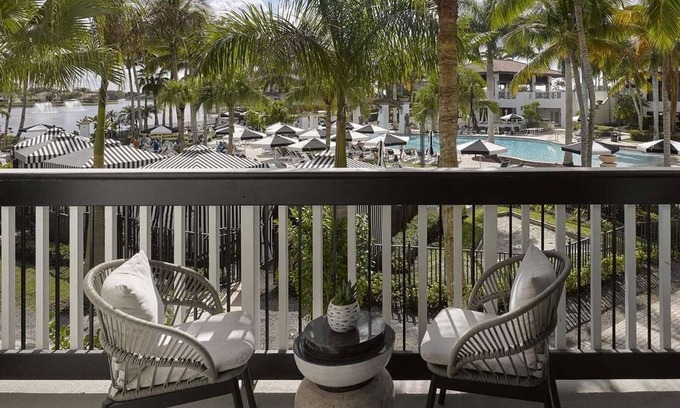 Hunt Club Hotel | PGA National Resort, Pool View Room Two Queen Room, Fun for All Ages