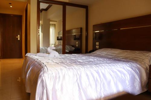 Al Duqqi Hotel | Pharaohs Hotel