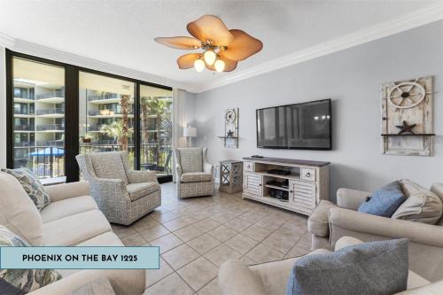 Orange Beach Apartment | Phoenix On The Bay 1225 by Liquid Life
