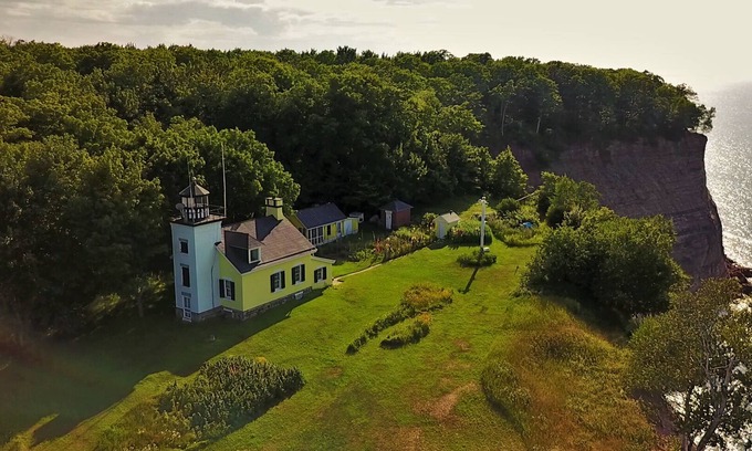 Munising Hotel | Pictured Rocks Inn & Suites