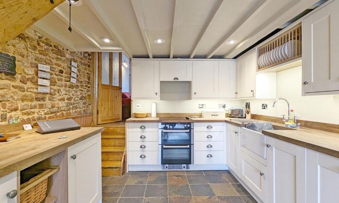 Pulborough House | Piemans Cottage