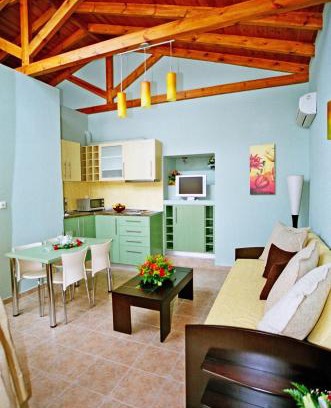Kardamyli Apartment | PIERIDES SUITES