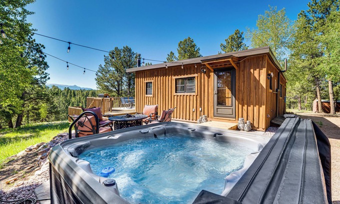Divide Cabin | Pike National Forest Access: Secluded Divide Cabin